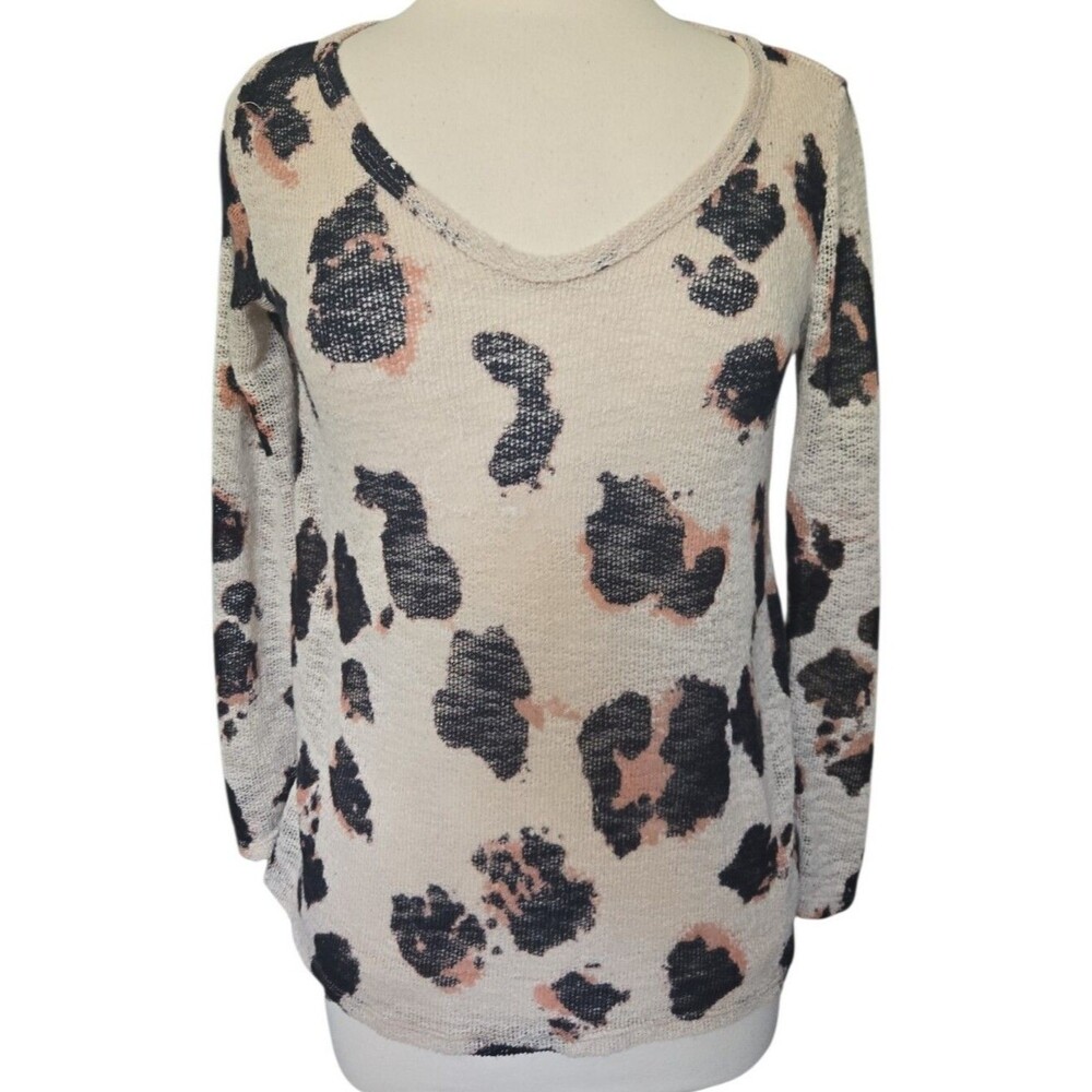 BiBi Leopard Print Lightweight V-Neck Sweater - S